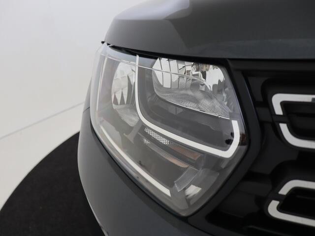 Dacia DUSTER 1.2 TCe Prestige | All-Seasonbanden | Camera | Blind Spot Warning | PDC Achter | Cruise Control & Snelheidsbegrenzer | Automatische Verlichting | 17" LMV | Privacy Glass | Apple Carplay & Android Auto