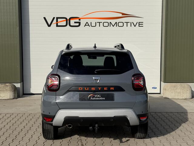 Dacia DUSTER 1.3 TCe 150 Journey / Navi / Trekhaak / 360 Camera / Clima / Keyless / Carplay / 17" Lm Velgen / Stoelverwarming