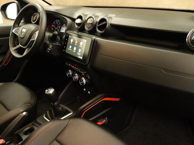 Dacia DUSTER 1.0 TCe Bi-Fuel Extreme - ORIGINEEL NEDERLANDSE AUTO - LPG - PARKEERSENSOREN VOOR EN ACHTER - 360 GRADEN CAMERA - TREKHAAK 1.200KG GEREMD TREKGEWICHT - DODEHOEK DETECTIE - NAVIGATIE - APPLE CARPLAY/ANDOIRD AUTO