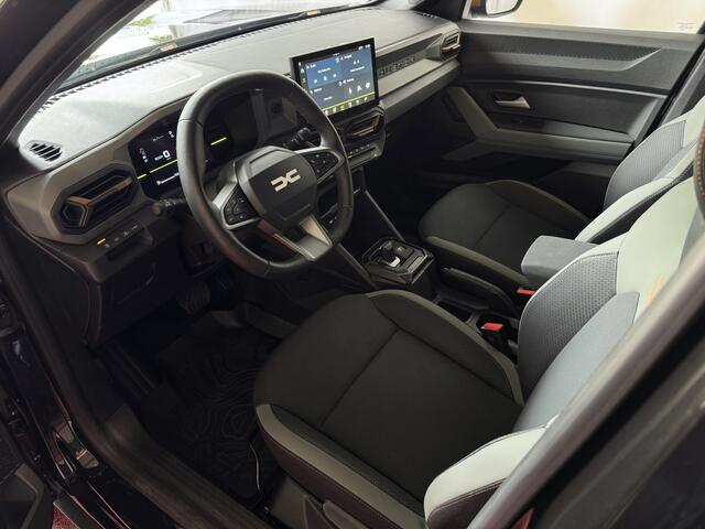 Dacia DUSTER 1.6 HYBRID CAMERA CARLAY NAVI STOEL/STUUR/RUIT VERW. LED PDC