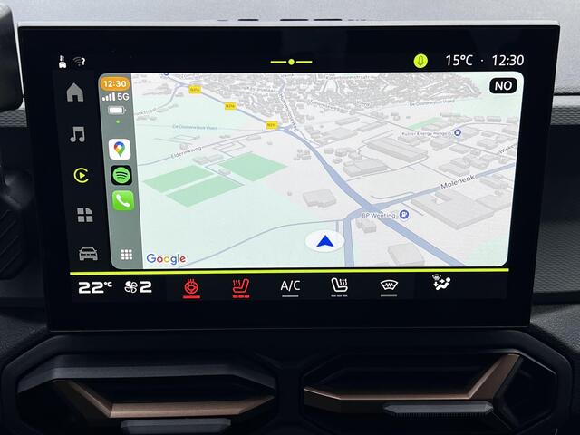 Dacia DUSTER 1.6 Hybrid 140 Extreme Automaat / Fabrieksgarantie tot 05-2028 / Stuur- en stoelverwarming / Voorruitverwarming / Navigatie via Apple Carplay Android / 17" LM wielen /