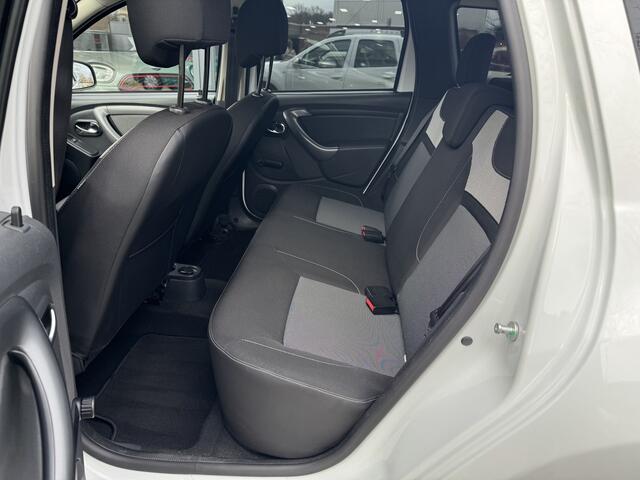 Dacia DUSTER 1.2 TCe 4x2 Lauréate CRUISE-AIRCO