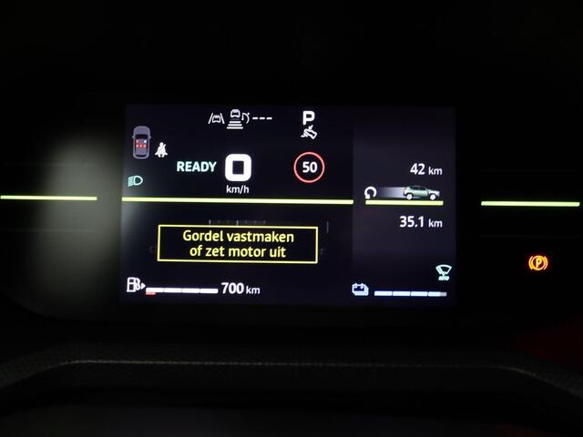 Dacia DUSTER 1.8 hybrid 155 limited edition | Climate control | Cruise control | Dodehoek detectie | Parkeersensoren rondom | Navi | Apple Carplay & Android Auto |