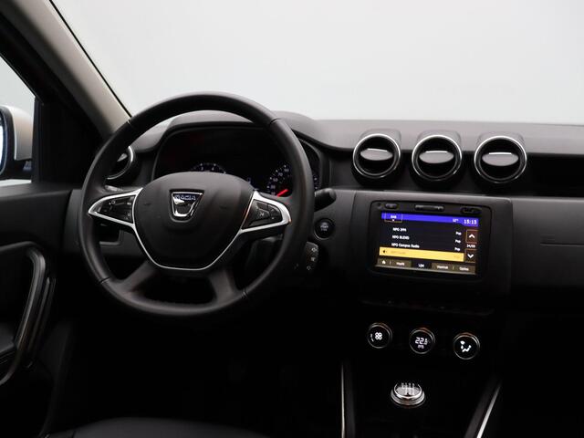 Dacia DUSTER TCe 125pk Prestige | Trekhaak | Sidesteps | Camera's rondom | Climate Control | Dodehoek detectie | Keyless |