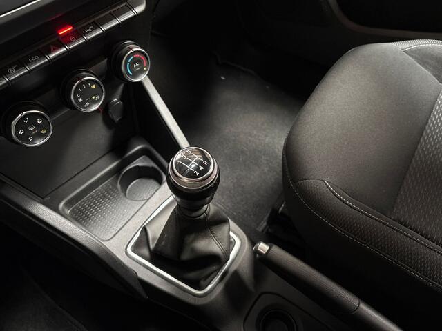 Dacia DUSTER 1.6 SCe Prestige (NAVIGATIE, CAMERA, GETINT GLAS, TREKHAAK, SPORTSTOELEN, LM VELGEN, CRUISE, NIEUWE APK, NIEUWSTAAT)