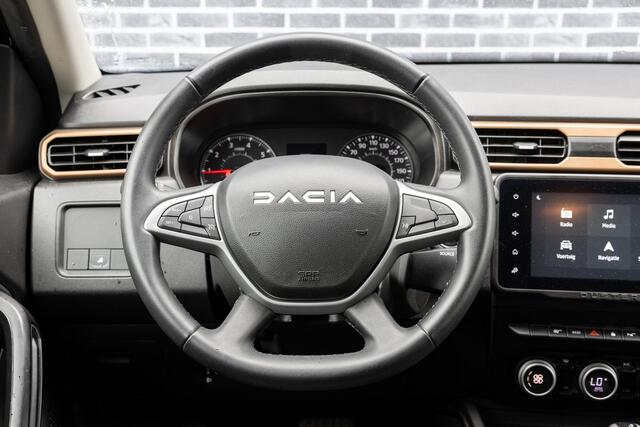 Dacia DUSTER 1.3 TCe 150 EDC Extreme | Trekhaak | 360 Graden Camera | Stoelverwarming | Climate Control | Keyless Entry | LED Koplampen | Lichtmetalen Velgen 17 inch | Navigatie | Apple Carplay | Android Auto