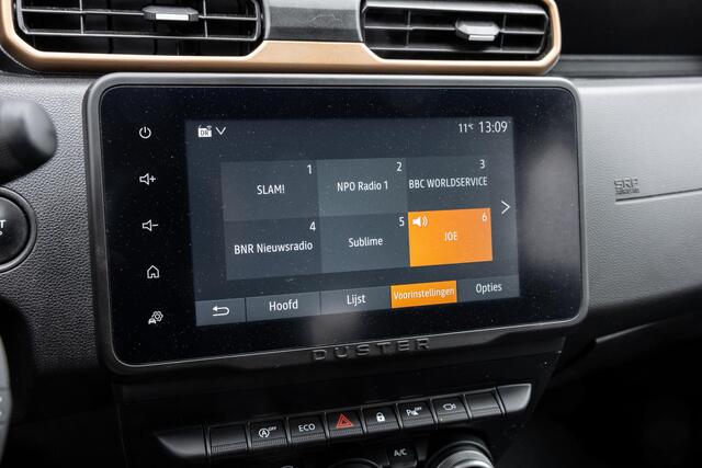 Dacia DUSTER 1.3 TCe 150 EDC Extreme | Trekhaak | 360 Graden Camera | Stoelverwarming | Climate Control | Keyless Entry | LED Koplampen | Lichtmetalen Velgen 17 inch | Navigatie | Apple Carplay | Android Auto