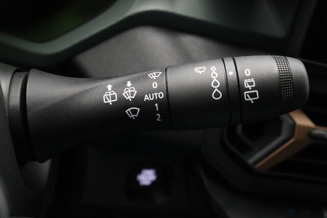 Dacia DUSTER Extreme Hybrid-G | Achteruitrijcamera | Cruise Control en snelheidsbegrenzer | Dacia Handsfree card voor openen, sluiten en starten zonder sleutel
