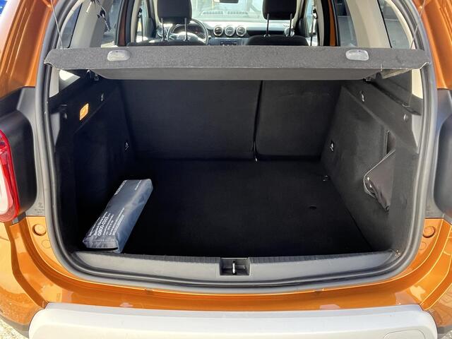 Dacia DUSTER 1.3 TCe Prestige l CAMERA 360 l PARKEERSENSOREN l NAVIGATIE l CLIMATE CONTROL