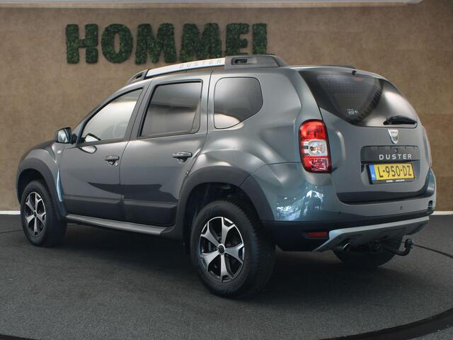 Dacia DUSTER 1.2 TCe 4x2 Blackshadow - VASTE 13 POLIGE TREKHAAK - TREKGEWICHT 1500 KG - BLUETOOTH - ONDERHOUDSHISTORIE AANWEZIG - PARKEERSENSOREN ACHTER- CRUISE CONTROL - 16 INCH LICHT METALEN VELGEN MET 4 SEIZOENENBANDEN - NAVIGATIE - DAKRAILS