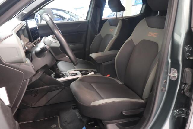 Dacia DUSTER 1.2 TCe 130 mild hybrid 4x4 Extreme | 360° Camera | Climate control | Trekhaak | 1500Kg trekken | Navigatie |