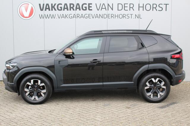 Dacia DUSTER 1.2-130pk TCe Mild-Hybrid Extreme. Stoere SUV ! Slechts 17.000km ! Trekgewicht 1.500kg ! Autm. airco, LED verl., 360gr. camera, pdc v+a, stoelverw., cruise control, dodehoek ass., telefoonvoorb., navigatie by Apple carplay / Android auto etc.
