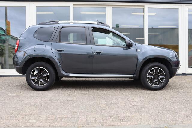Dacia DUSTER 1.2 TCe 4x4 Blackshadow, Airco, Cruise, Camera A, PDC A, Navi, Trekhaak, Prijs Is Rijklaar Inclusief 6 Maanden Garantie