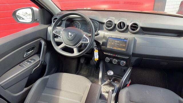 Dacia DUSTER 1.0 TCe Prestige CAMERA / TREKHAAK / AIRCO / LED / CRUISE / CARPLAY / DAB / NAVI / LMV