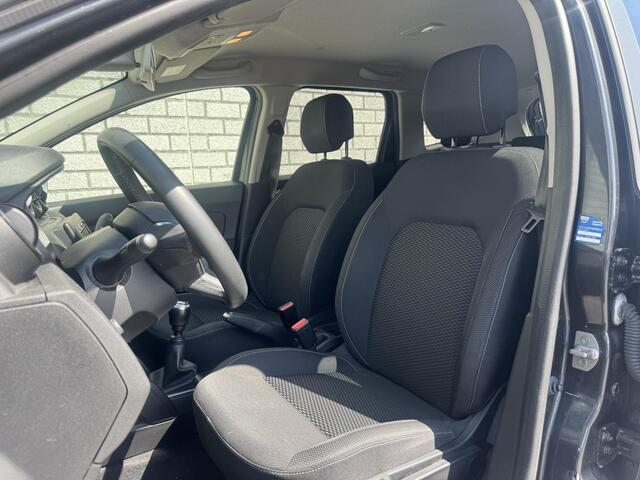 Dacia DUSTER 1.2 TCe Comfort | Trekhaak | Stoelverwarming | Achteruitrijcamera | Navigatie |