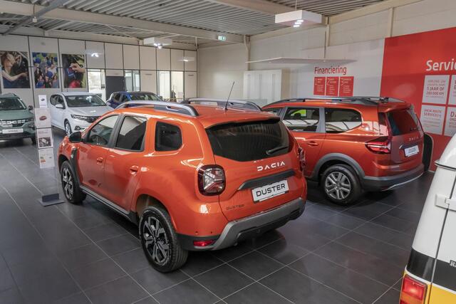 Dacia DUSTER hybrid 155pk Journey | Stoel- en stuurwielverwarming | Voorruitverwarming | 360 graden camera |