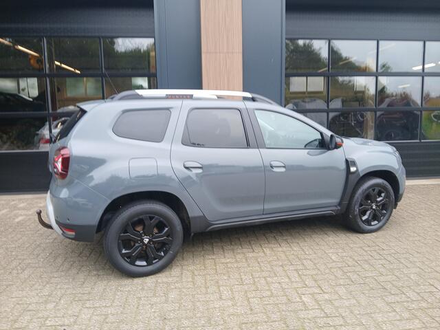 Dacia DUSTER 1.3 TCe 150pk automaat / trekhaak / camera / apple carplay / android auto