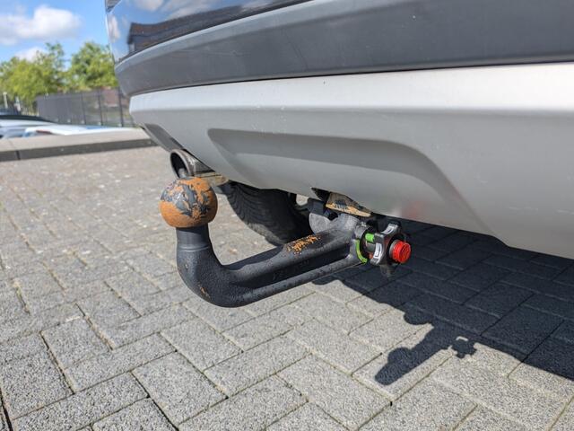 Dacia DUSTER 1.2 TCe 4x2 Série Limitée Robust | Trekhaak | Bullbar | Stoelverw. | PDC | Airco