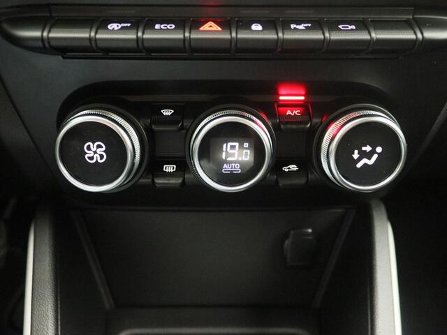 Dacia DUSTER TCe 130 Prestige | MediaNav Navigatiesysteem met Apple Carplay & Android Auto | Cruise Control | Blind spot warning | Lichtmetalen velgen 17" | 360 multiview camera | Elektronisch geregelde airconditioning | Dacia handsfree card |