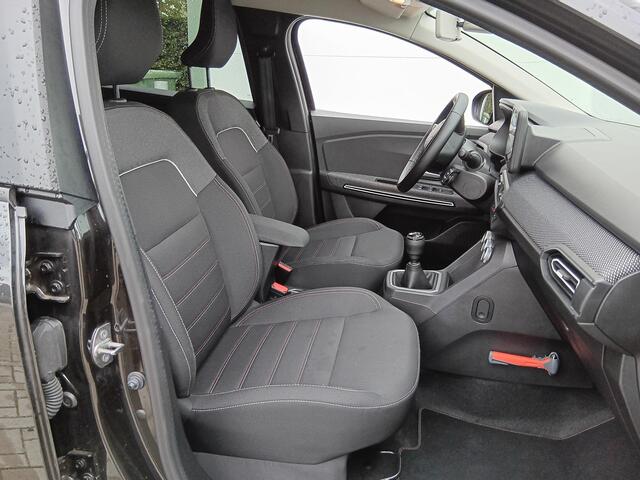 Dacia Jogger 1.0 TCe 110 Extreme 7p. Climate Control / Navigatie / Parkeersensoren + Camera / Dakrail Mulifunctioneel / Lichtmetalen Velgen / Privacy Glass