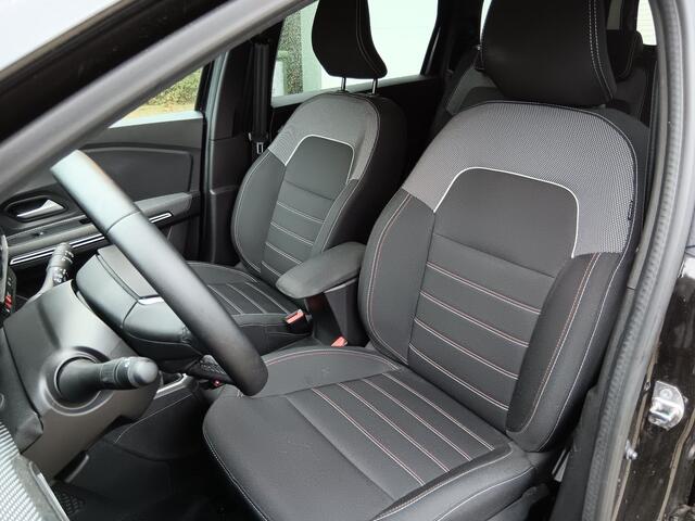 Dacia Jogger 1.0 TCe 110 Extreme 7p. Navigatie / Parkeersensoren V+A+Camera / Climate Control / Lichtmetalen Velgen / 7-Persoons / Keyless / LED / DAB