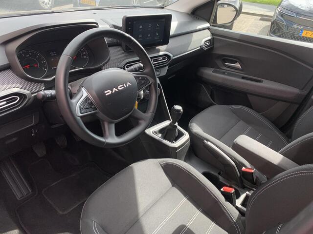 Dacia Jogger 1.0 TCe 110 Expression 7 persoons Lichtmetalen velgen | Achteruitrij camera | Metaalkleur