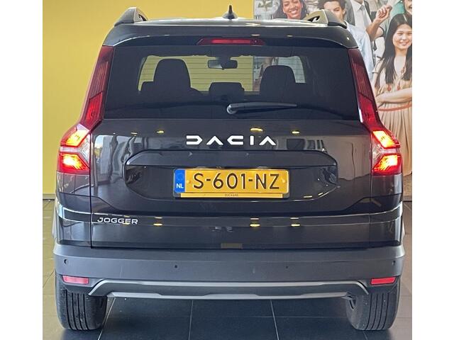 Dacia Jogger 1.0 TCe 110 Expression 7p. NAVIGATIE | ACHTERUITRIJCAMERA | PARKEERSENSOREN VOOR-EN ACHTER | AIRCONDITIONING | 7-ZITS