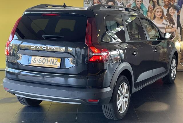 Dacia Jogger 1.0 TCe 110 Expression 7p. NAVIGATIE | ACHTERUITRIJCAMERA | PARKEERSENSOREN VOOR-EN ACHTER | AIRCONDITIONING | 7-ZITS
