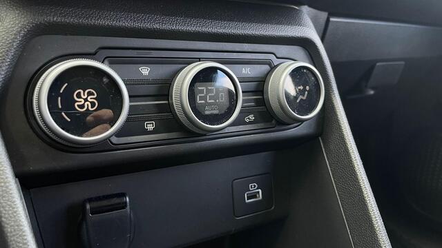 Dacia Jogger 1.0 TCe 110 Extreme 7p. Navigatie / 7-Persoons / Climate Control / Lichtmetalen Velgen / Parkeersensoren V+A+Camera / Cruise Control / DAB / LED / Hill Holt System