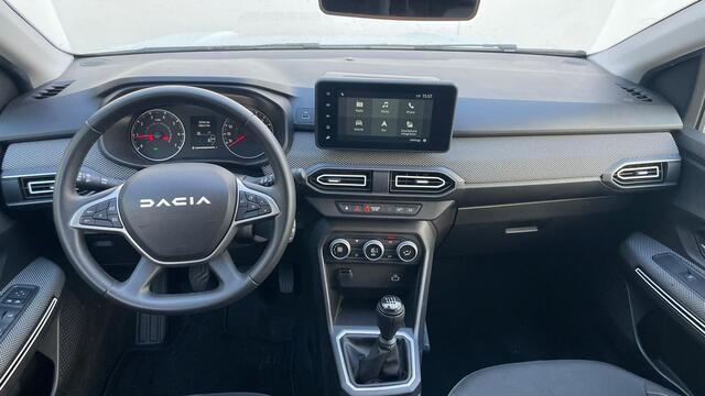 Dacia Jogger 1.0 TCe 110 Extreme 7p. Navigatie / 7-Persoons / Climate Control / Lichtmetalen Velgen / Parkeersensoren V+A+Camera / Cruise Control / DAB / LED / Hill Holt System