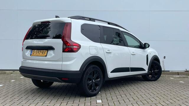 Dacia Jogger 1.0 TCe 110 Extreme 7p. 7-Persoons / Climate Control / Navigatie / Parkeersensoren V+A+Camera / Multi Dakrail / Lichtmetalen Velgen