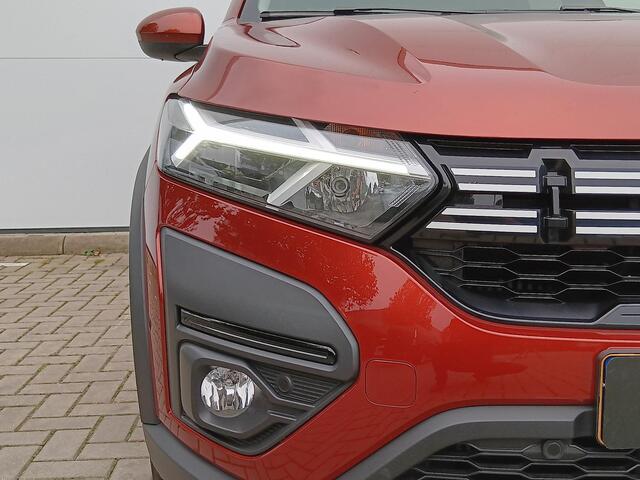 Dacia Jogger 1.0 TCe 110 Expression 7p. 7-Persoons / Navigatie / Parkeersensoren V+A+Camera / Airco / Brake Assist / DAB