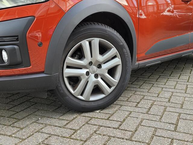 Dacia Jogger 1.0 TCe 110 Expression 7p. | Zeer Ruim | P. Sensoren+Camera | Navi | Clima | Cruise | Historie | NL Auto!