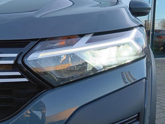 Dacia Jogger 1.0 TCe 110 Expression 7p. Navigatie / Parkeersensoren + Camera / Multifunctionele Dakrails