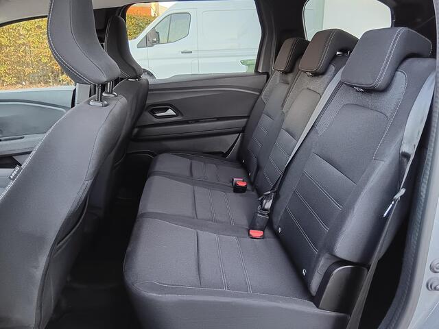 Dacia Jogger 1.0 TCe 110 Expression 7p. Navigatie / Parkeersensoren + Camera / Multifunctionele Dakrails