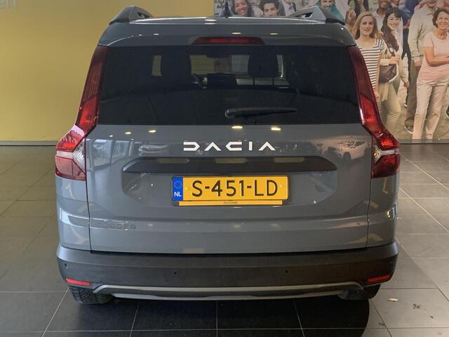 Dacia Jogger 1.0 TCe 110 Expression 7p. NAVIGATIE | ACHTERUITRIJCAMERA | PARKEERSENSOREN VOOR-EN ACHTER | 7-ZITS
