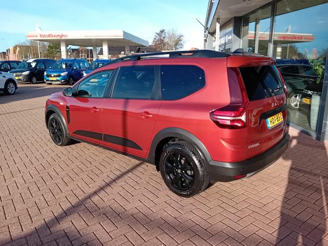 Dacia Jogger 1.0 TCe 110 Extreme 7p. Airco(automatisch), Carplay/Android auto, Navigatie, Bluetooth, Parkeersensoren, Camera, Cruise control, Stoelverwarming, Dode hoek detector, Keyless, Elektrische ramen en spiegels, SOS dienst, Lichtmetalen velgen, Dealer onderhoud