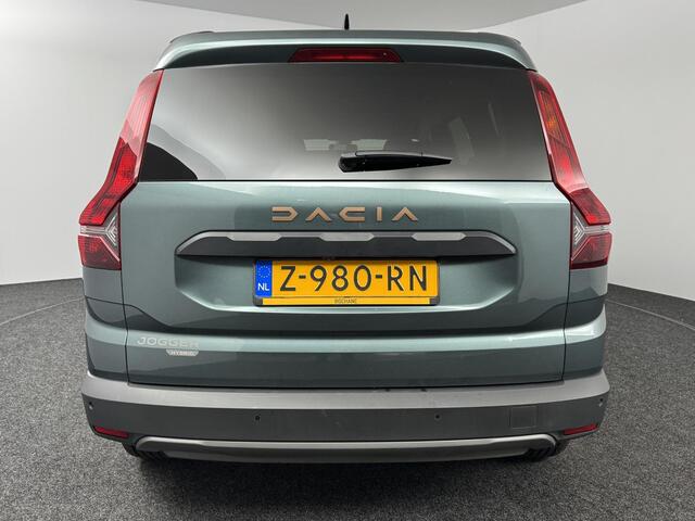 Dacia Jogger 1.6 Hybrid 140 Extreme 7p. | 7-persoons | Navigatie | Dodehoekdetectie | Parkeersensoren voor, achter en achteruitrijcamera | Apple Carplay/Android Auto