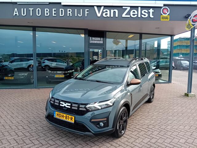 Dacia Jogger 1.6 Hybrid 140 Extreme 7persoons. Automaat, Airco(automatisch), Cruise control, Carplay/Android auto, Bluetooth, Digitaal instrumentenpaneel, Camera, Parkeersensoren, Keyless, Dimlicht automatisch, Regensensor, SOS dienst, Elektrische ramen en spiegels Fa