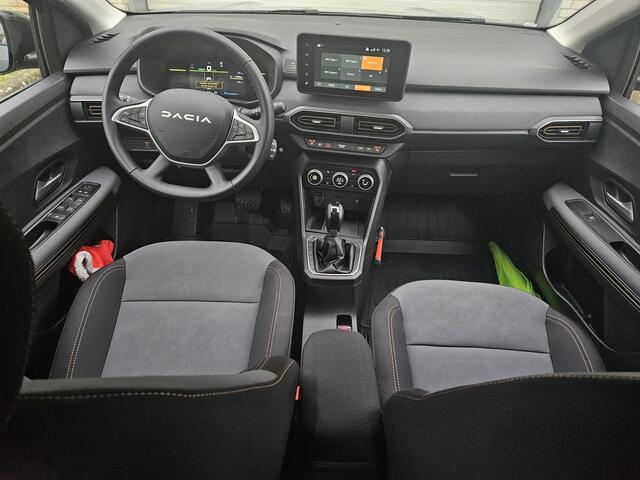 Dacia Jogger 1.6 Hybrid 140 Extreme 7p. / Levertijd I.O. / Betreft Black edition /