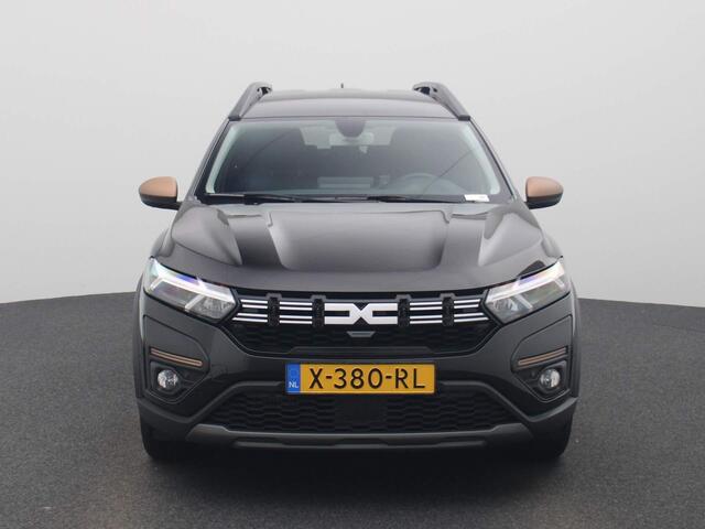 Dacia Jogger 1.0 - 110PK TCe Extreme 7p. | Navigatie | Apple Carplay/Android Auto | Climate control| Parkeersensoren| Lichtmetalen Velgen | Camera | LED Lampen | Licht & Regen Sensoren |