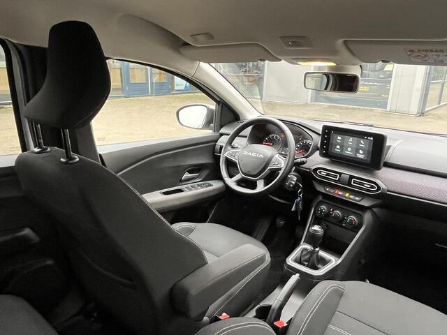 Dacia Jogger 1.0 TCe 110 Expression 7p. | NL Auto/1e Eig./7 Zitplaatsen/Airco/Cruise/Apple CarPlay-Android Auto/Privacy Glass