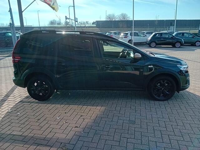 Dacia Jogger 1.0 TCe 110 Extreme 7p. airco(automatisch), Carplay/Android auto, Cruise control, Parkeersensoren, Camera, Keyless, Dimlicht automatisch, Regensensor, Elektrische ramen en spiegels, Lichtmetalen velgen, Fabrieksgarantie, BOVAG