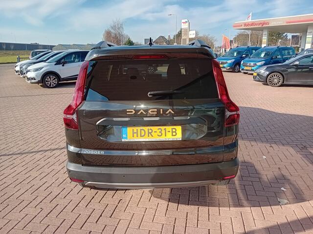Dacia Jogger 1.0 TCe 110 Extreme 7p. airco(automatisch), Carplay/Android auto, Cruise control, Parkeersensoren, Camera, Keyless, Dimlicht automatisch, Regensensor, Elektrische ramen en spiegels, Lichtmetalen velgen, Fabrieksgarantie, BOVAG