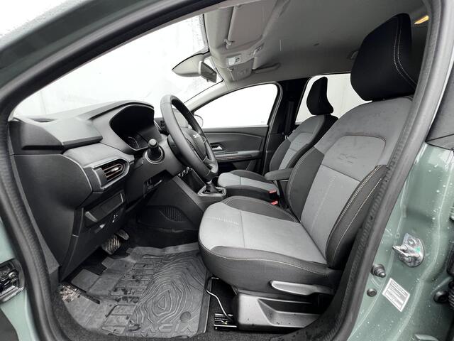 Dacia Jogger 1.6 Hybrid 140 Extreme 7p. / Zeven persoons / Trekgewicht 750 kg / Achteruitrijcamera / Navigatie via Apple Carplay Android / All Season banden 16" LM wielen /