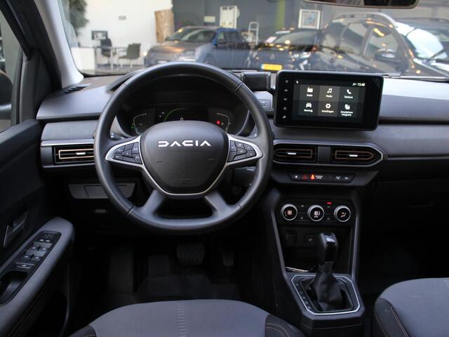 Dacia Jogger 1.6 Hybrid 140 Extreme 7p. AUTOMAAT / 18.000KM! / CAMERA / CRUISE / CLIMATE / KEYLESS / PDC / PRIVACY GLASS / DAB / ARMSTEUN / APPLE CARPLAY / ANDROID AUTO / 16''LMV