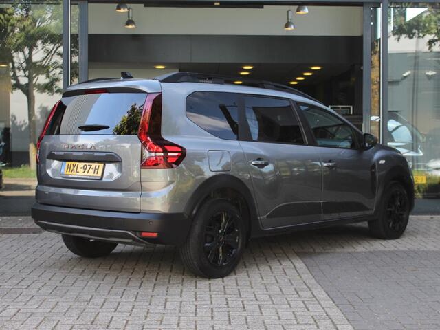 Dacia Jogger 1.6 Hybrid 140 Extreme 7p. AUTOMAAT / 18.000KM! / CAMERA / CRUISE / CLIMATE / KEYLESS / PDC / PRIVACY GLASS / DAB / ARMSTEUN / APPLE CARPLAY / ANDROID AUTO / 16''LMV