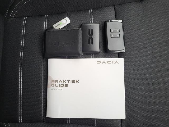 Dacia Jogger 1.6 Hybrid 140PK Expression 7p. / Stoelverwarming / Achteruitrijcamera / Climate Control / Dode Hoek Detectie / Parkeersensoren /