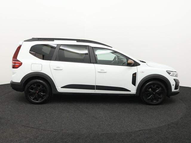 Dacia Jogger 1.0 TCe 100 ECO-G Extreme 7p. / 1E EIGENAAR / STOEL & STUURWIEL VERWARMING / NAVIGATIE /