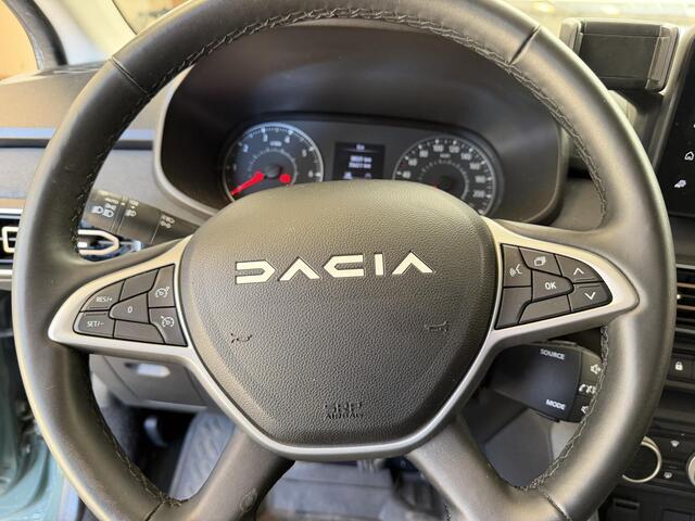 Dacia Jogger 1.0 TCe 110 EXTREME 7 ZITS GARANTIE TOT 2035* . CRUISE CONTROL . DODE HOEK DETECTIE . PARKEERSENSOREN VOOR EN ACHTER .